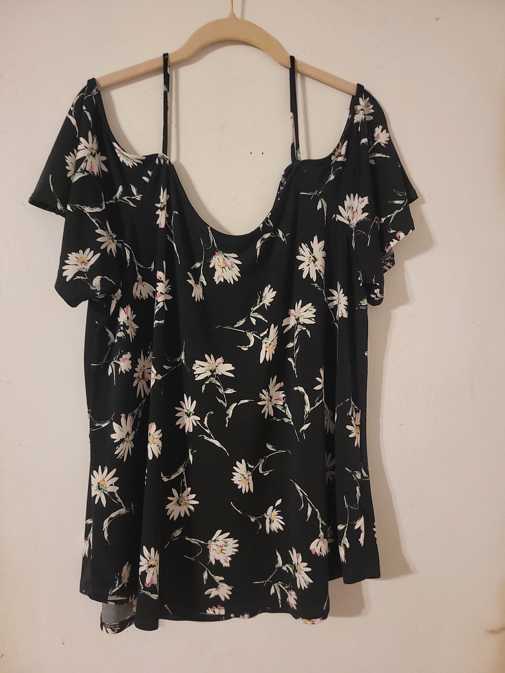Kaileigh Black Floral Cold-Shoulder Camisole
